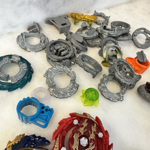 Beyblade Lot - Metal & Plastic - Mixed Lot with Launchers & Burst Series - Picture 14 of 15
